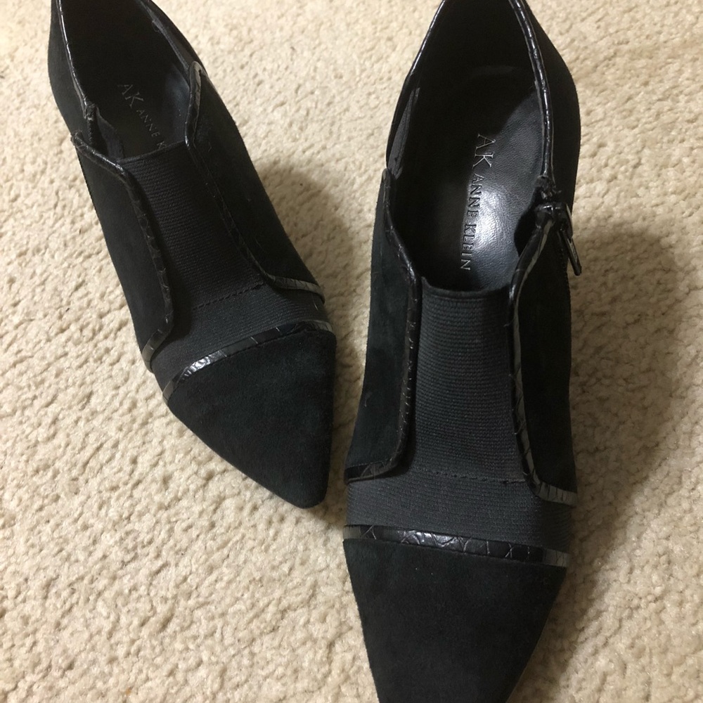 Anne Klein Black Suede Heels